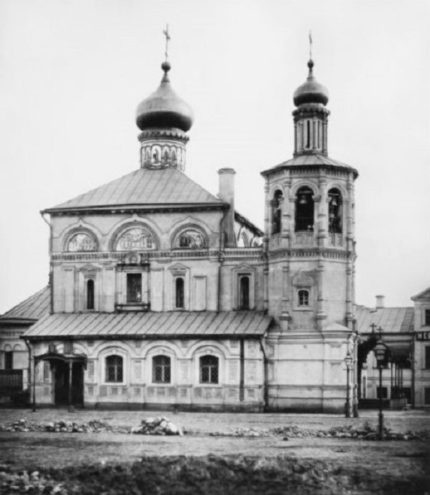 Вид цервки с наклонной башней в 19 веке. /Фото: hramkulishki.ru