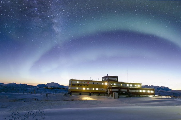 Бессонница, как у альпинистов, и 24 Новых года: 7 любопытных фактов о жизни на Южном полюсе Южном, полюса, градусов, полюсе, Южного, Южный, потому, географический, полюс, просто, Солнца, может, время, полярники, двигается, могут, застревают, «Клуб, встретить, Новый