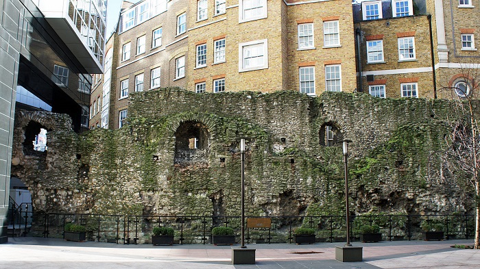 Остатки древнеримского Лондониума на улицах современного Лондона. /Фото: wikipedia.org