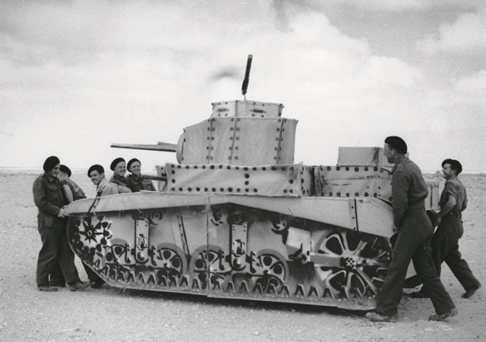 Макет танка, изготовленный в годы Второй мировой войны. /Фото: maximonline.ru