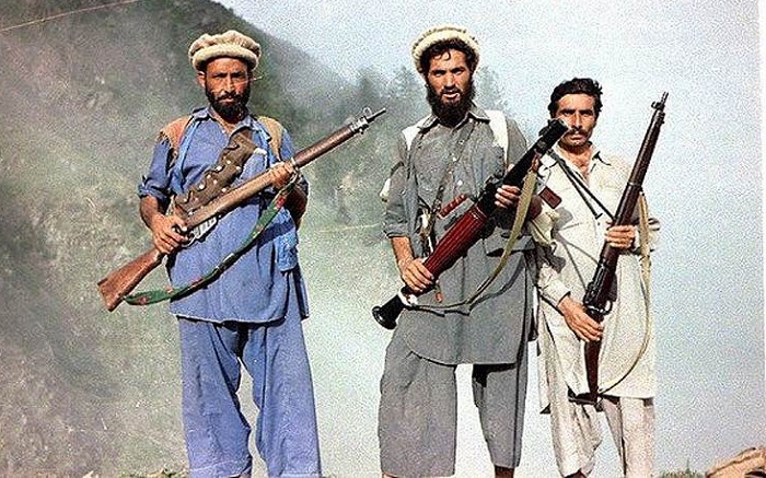 Афганские повстанцы частенько были замечены с полуавтоматикой. /Фото: usva.com.ua