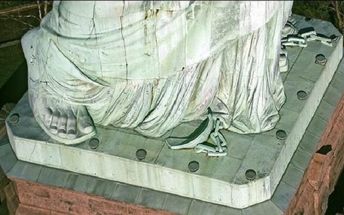 Малоизвестный объект знаменитой статуи. /Фото: billionnews.ru
