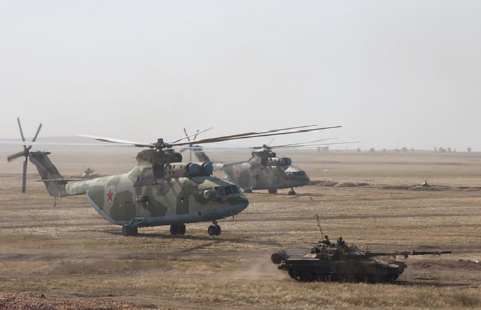В сравнении с Ми-26 танк уже не кажется таким уж и большим. /Фото: pikabu.ru