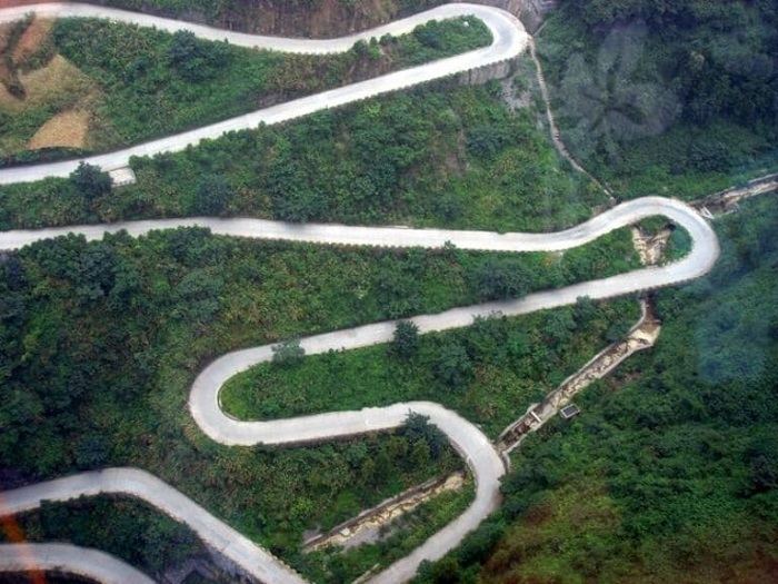 Слишком извилистая дорога, чтобы быть безопасной. /Фото: billionnews.ru