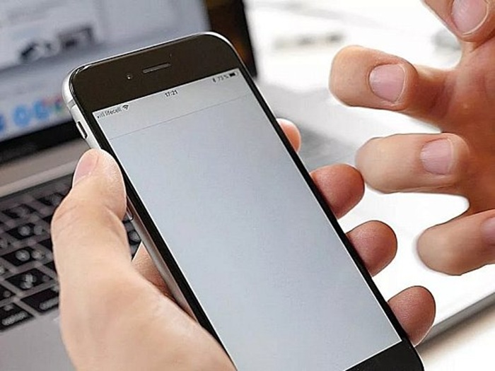 Телефон может тормозить не только из-за забитой памяти. Телефон может тормозить не только из-за забитой памяти.