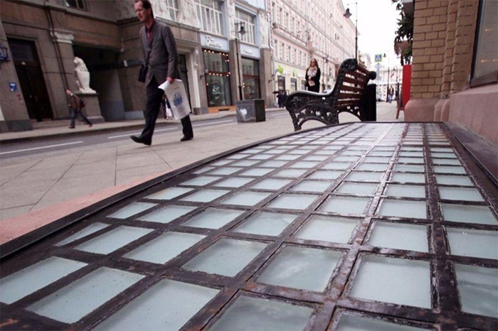 Стекло в металлической раме - так изначально выглядели стеклоблоки.