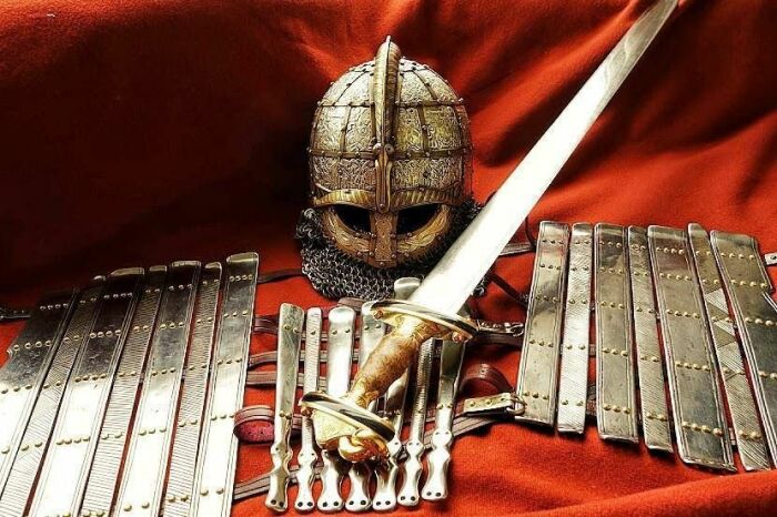 На самом деле у викингов не был рогов на шлемах - это просто неудобно.