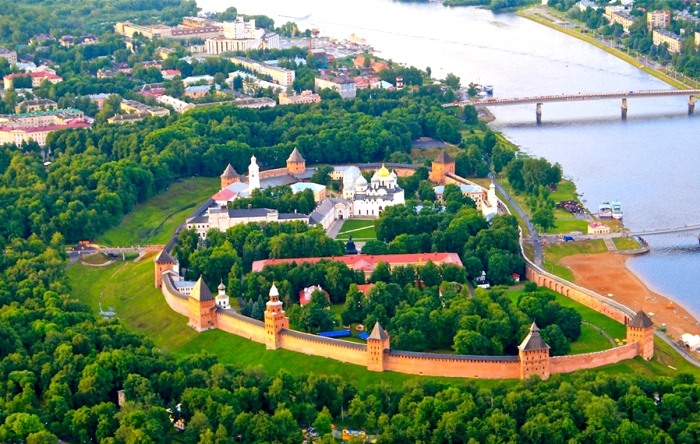 Древнейший город России пользуется спросом у иностранцев. /Фото: charmtravel.ru