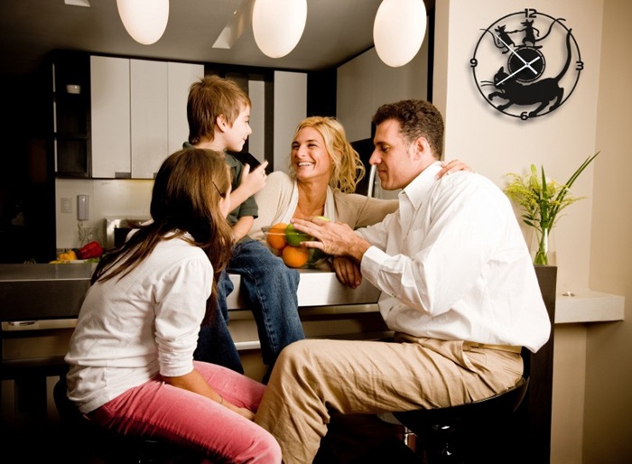 Простой разговор по вечерам укрепит доверие в семье.