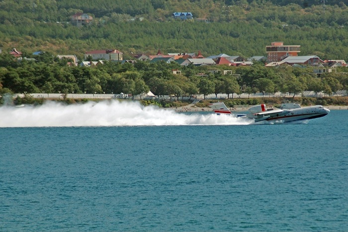 Незаменимый в тушении пожаров и спасательных работах самолёт. Незаменимый в тушении пожаров и спасательных работах самолёт.