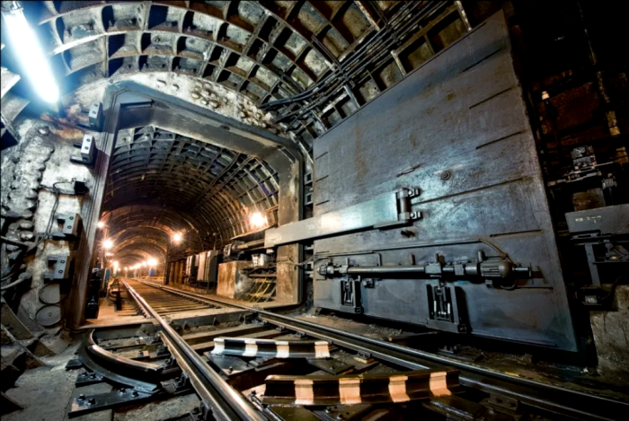 Многие верят в существовании секретного метро в Москве, однако власти это всё ещё не подтвердили. /Фото: reddit.com