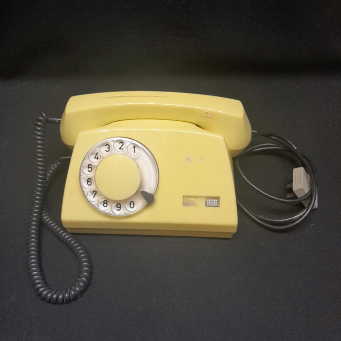 Когда дисковые телефоны уходили в историю, люди задумались над видом клавиатуры на кнопочных. /Фото: бизнес-на-районе.рф