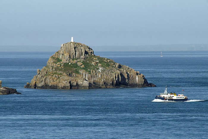 Остров Сарк - крошечный остров с самой маленькой тюрьмой. /Фото: pinterest.com
