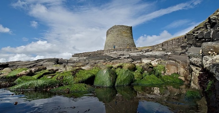 Брох Мусы - самый сохранившийся вариант круглой шотландской башни. /Фото: advisor.travel