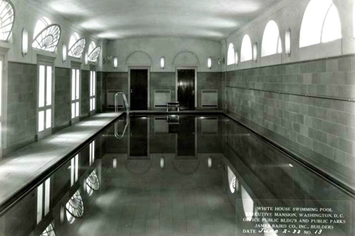 Архивное изображение бассейна в Белом доме. /Фото: stranatur.ru