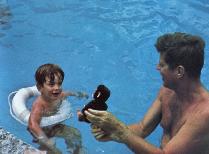 Джон Кеннеди был одним из самых активных пловцов в пуле Рузвельта. /Фото: stranatur.ru