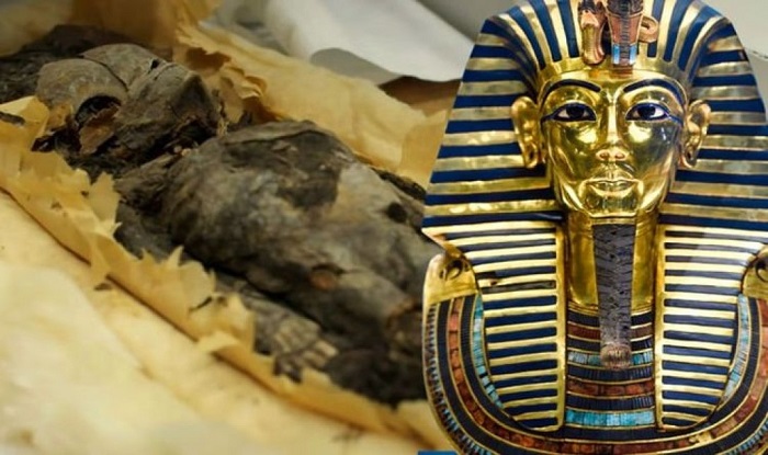 Та самая мумия и та самая маска. /Фото: focus.ua