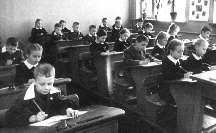 Несколько поколений советских школьников не обходились без непроливайки. /Фото: stavmuseum.ru