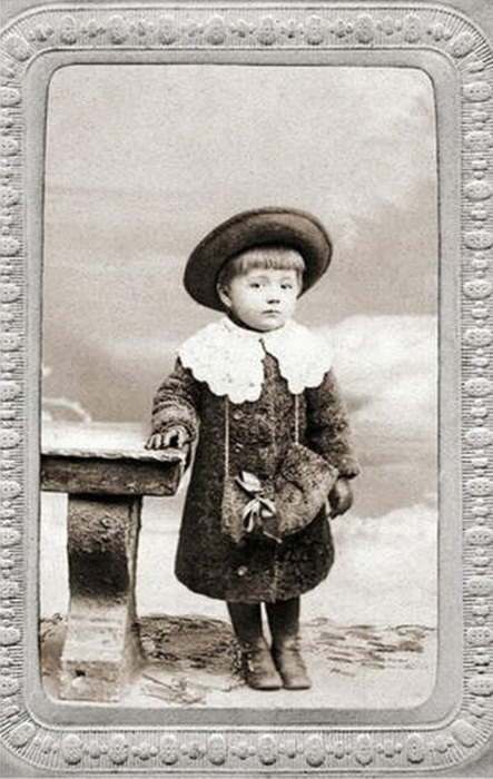 Яркий символ детской непосредственности начала ХХ века.