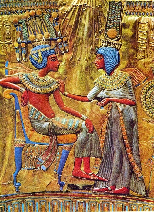 Изображение фараона Тутанхамона с супругой. /Фото: shkolazhizni.ru