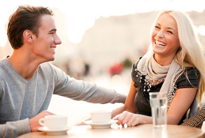 Человек, которым искренне интересуются, расположен больше. /Фото: memorycode.ru Человек, которым искренне интересуются, расположен больше. /Фото: memorycode.ru