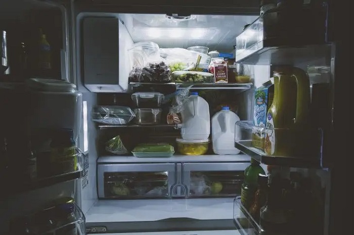 Пузырчатая плёнка - ещё и антистресс для фруктов в холодильнике. /Фото: belnovosti.by
