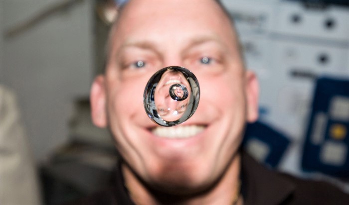 К счастью, воды космонавтам хватает. /Фото: newsnhk.com