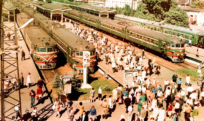 Колбасный поезд - легендарный символ советского дефицита. /Фото: pikabu.ru