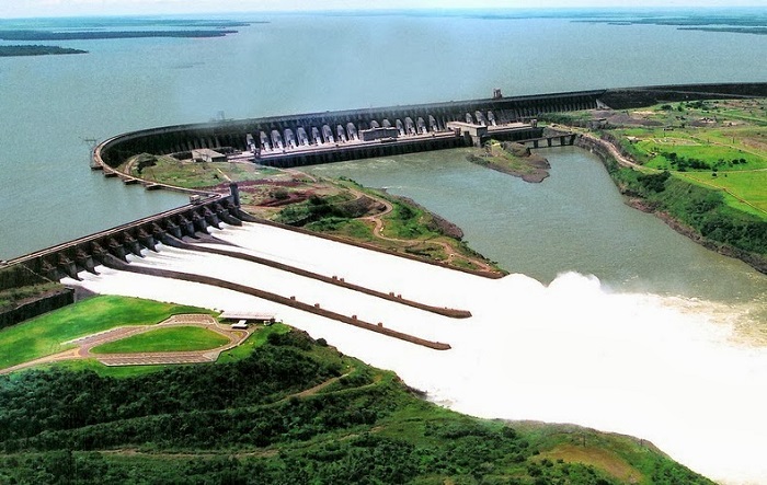 Одна из самых мощных ГЭС на планете. /Фото: lifeglobe.net