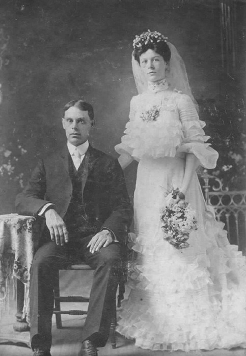 Викторианская эпоха - начало тренда на белое платье невесты. /Фото: casual-info.ru