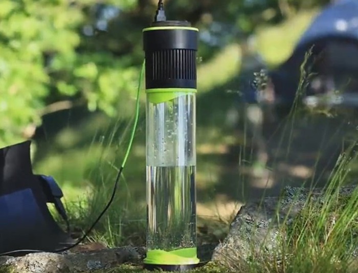 Бутылка для сбора воды из воздуха - популярный гаджет в походах. /Фото: 24gadget.ru