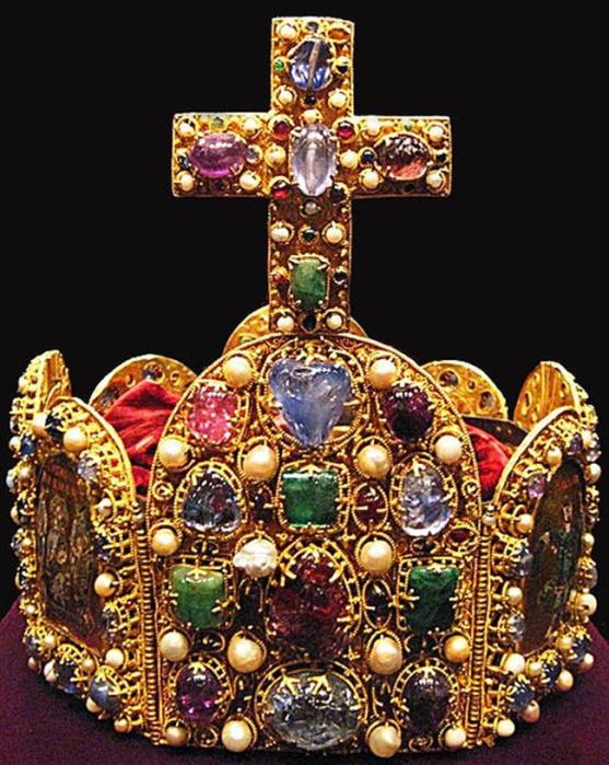 Корона франкских монархов. /Фото: topvoprosov.ru