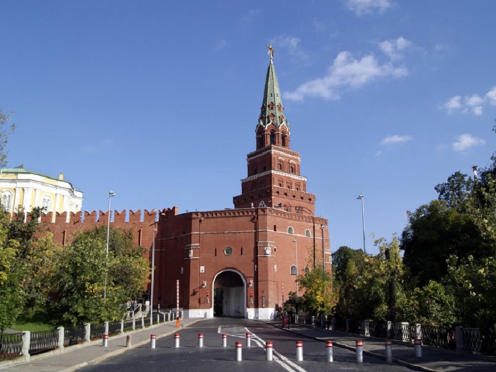 Боровицкие ворота Кремля. /Фото: happy-galla.ru