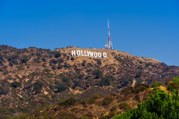 Бывшая реклама недвижимости стала бессмертным символом киноиндустрии. /Фото: travelated.com