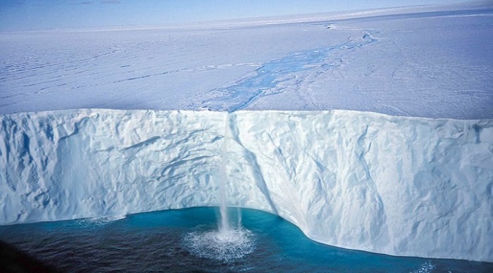 Самый опасный ледник на планете. /Фото: maglipogoda.ru