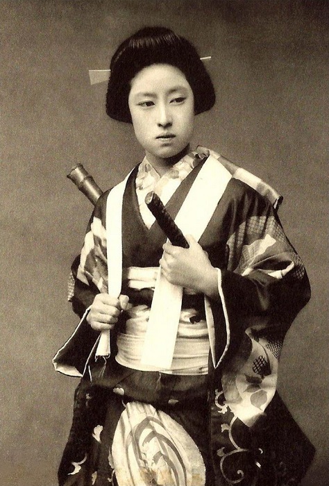 В Японии женщину-воина самураем не назовут. /Фото: livejournal.com