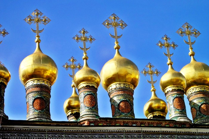 На российских просторах православные храмы практически всегда увенчаны именно куполами такой формы. /Фото: rbth.com
