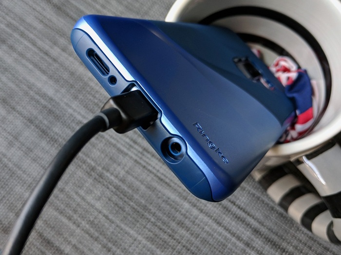 Зря так критикуют сторонние зарядки. /Фото: androidcentral.com