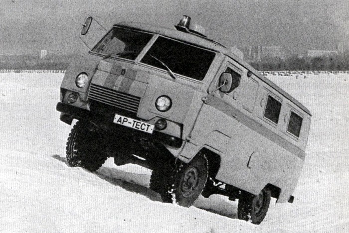 Броневик с деревянным полом: как создавался первый инкассаторский микроавтобус СССР