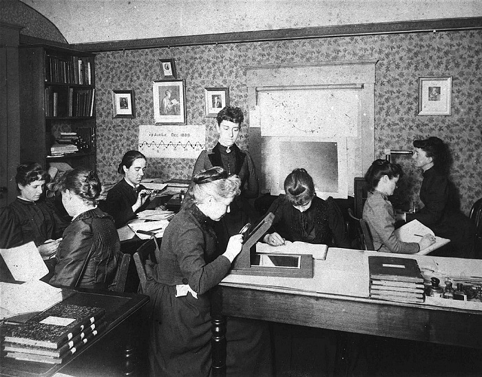Гарвардские вычислительницы конца позапрошлого века. /Фото: wikipedia.org