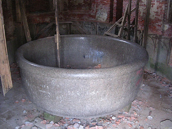 Размеры ванны действительно поражают. /Фото: wikipedia.org