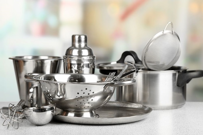 Сталь - почти универсальный материал для посуды. /Фото: domos.ru