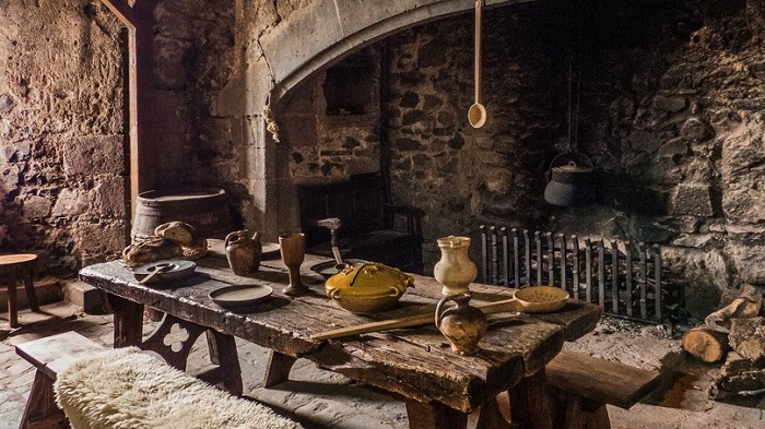 Столы в Средние века ломились совсем от других блюд. /Фото: vk.com