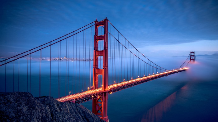 Юбилей моста едва не стал последним. /Фото: planetofhotels.com
