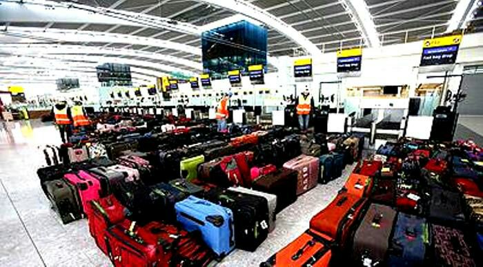 Аэропортам выгодно пускать с молотка забытый багаж. /Фото: telegraph.co.uk