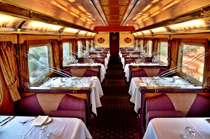Отведать изысканные блюда в поезде смогут не все пассажиры. /Фото: landlopers.com
