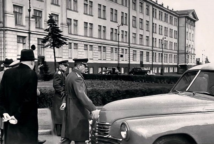 Говорят, Сталину не понравилось первое название знаменитого автомобиля. /Фото: kommersant.ru