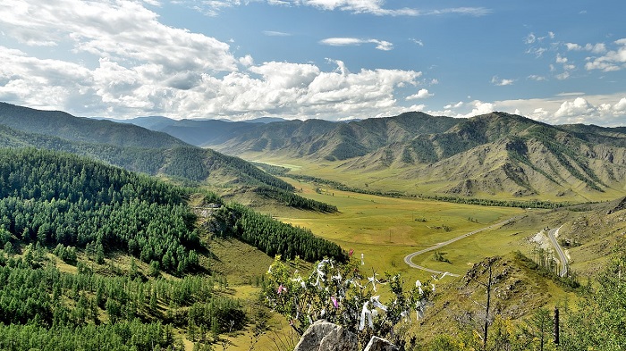 Панорама самого сложного участка дороги - на перевале Чике-Таман, современный вид. /Фото: wikipedia.org