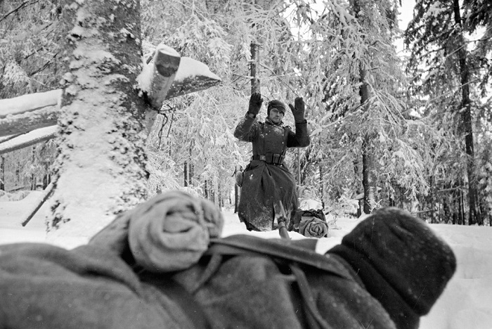 Взятый в плен немецкий солдат в районе Солнечногорска. /Фото: wikipedia.org