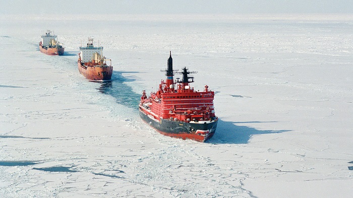 Корабли, пробивающие Северный путь. /Фото: hightech.fm
